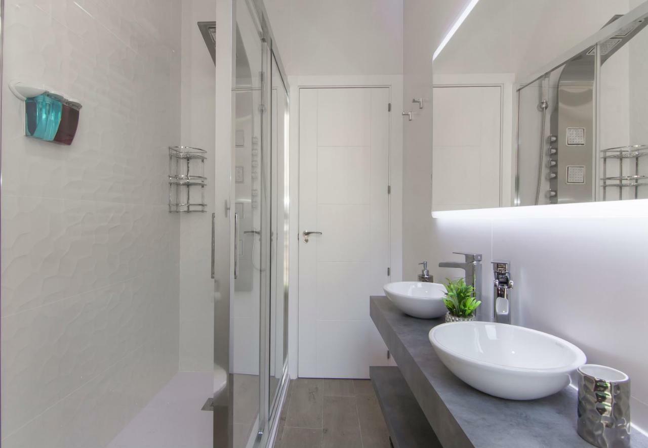 Sol Luxury Suites Madrid Kültér fotó