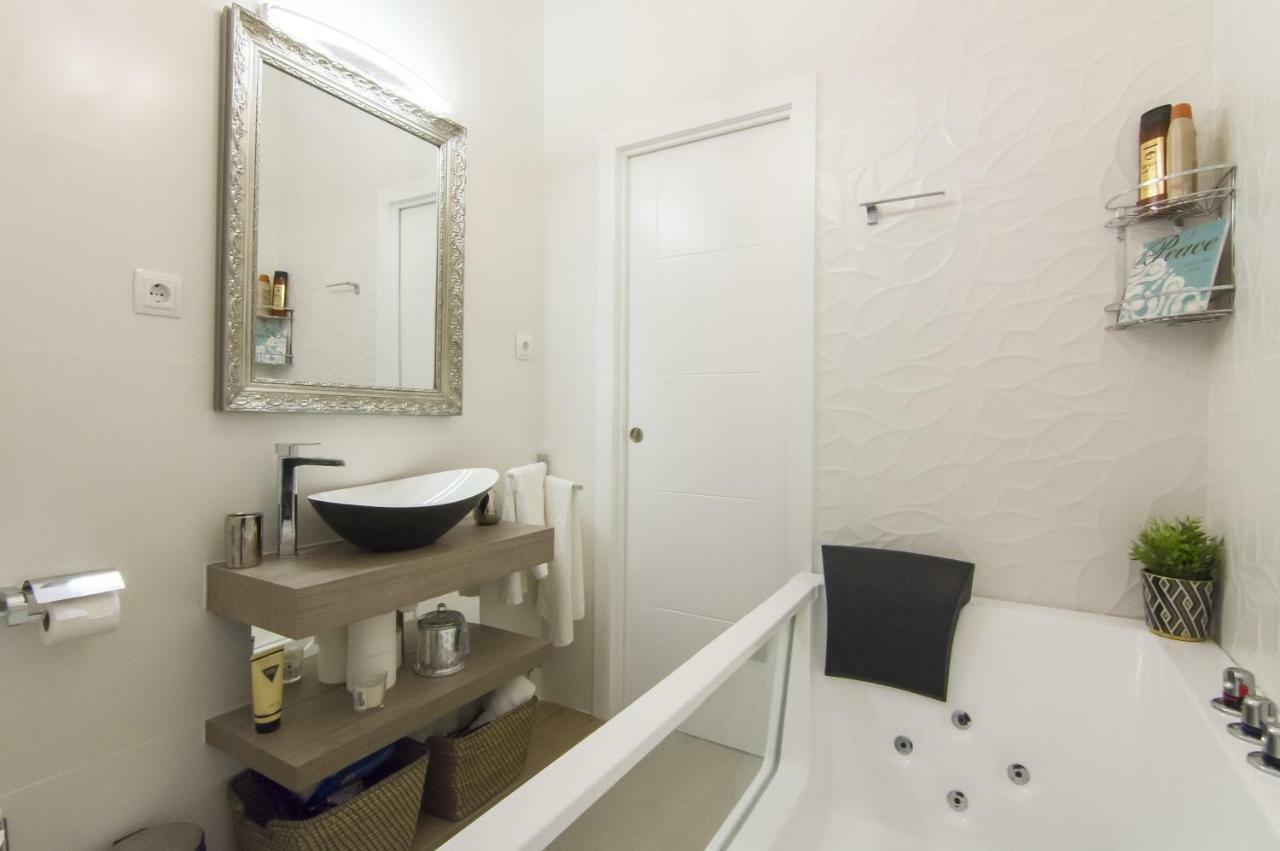 Sol Luxury Suites Madrid Kültér fotó